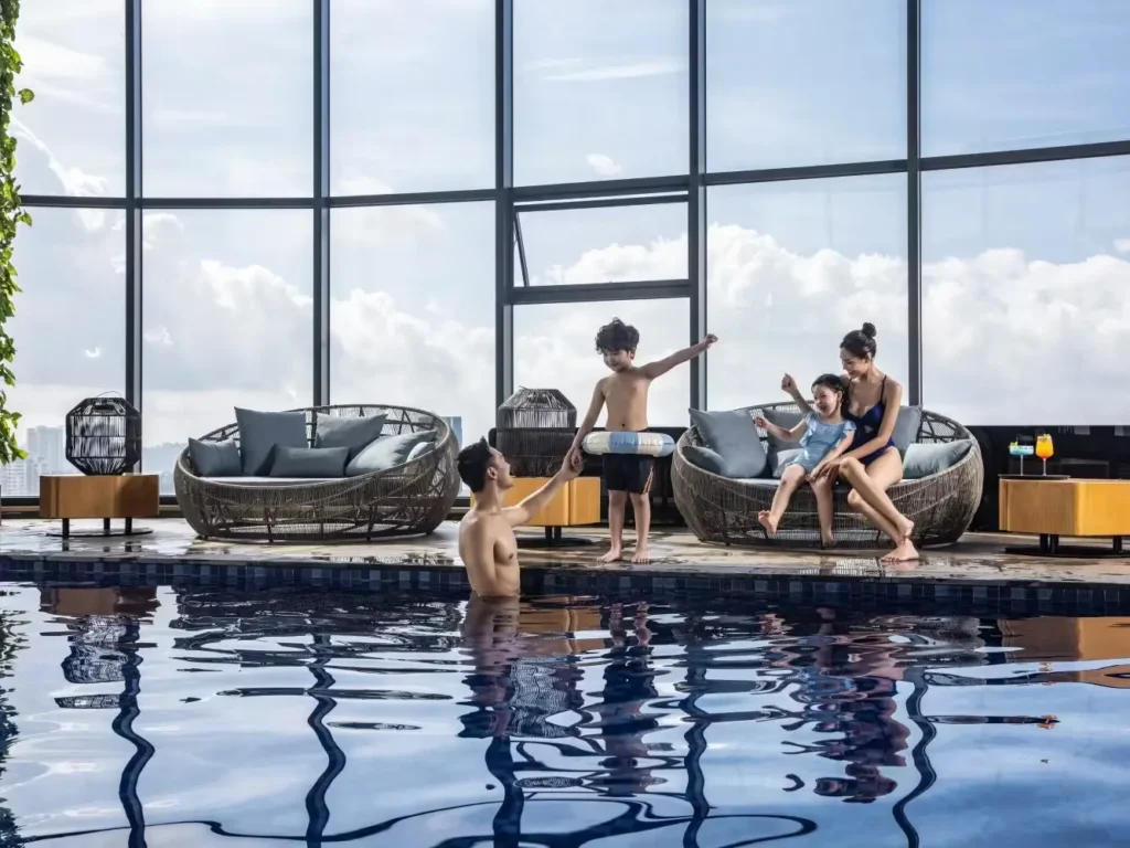 Hồ bơi bốn mùa